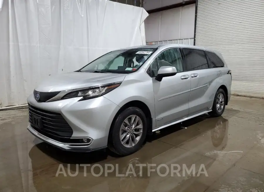 TOYOTA SIENNA XLE 2021 vin 5TDYRKEC1MS006836 from auto auction Copart