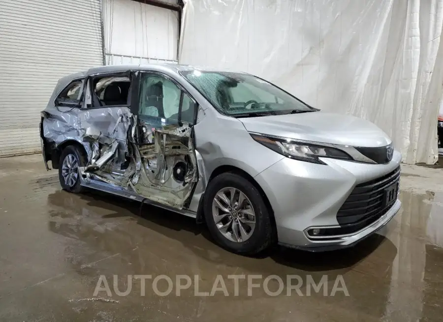 TOYOTA SIENNA XLE 2021 vin 5TDYRKEC1MS006836 from auto auction Copart