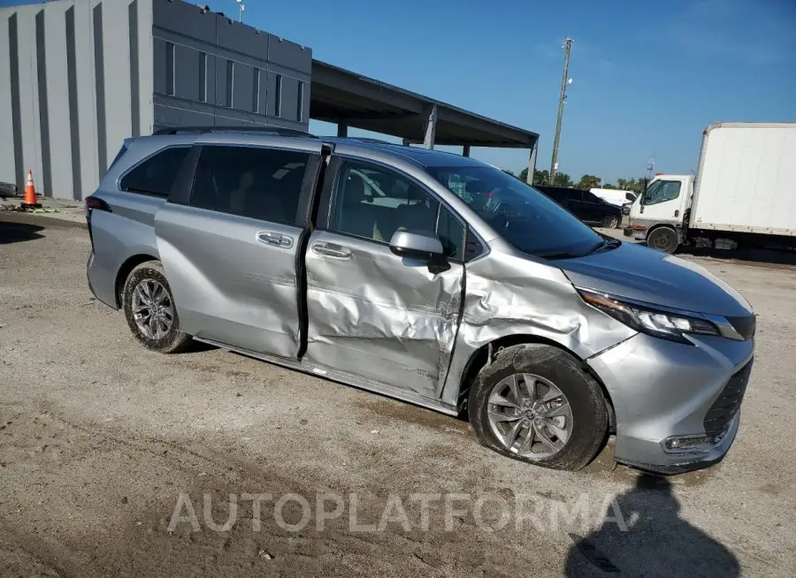 TOYOTA SIENNA XLE 2021 vin 5TDYRKEC9MS073894 from auto auction Copart