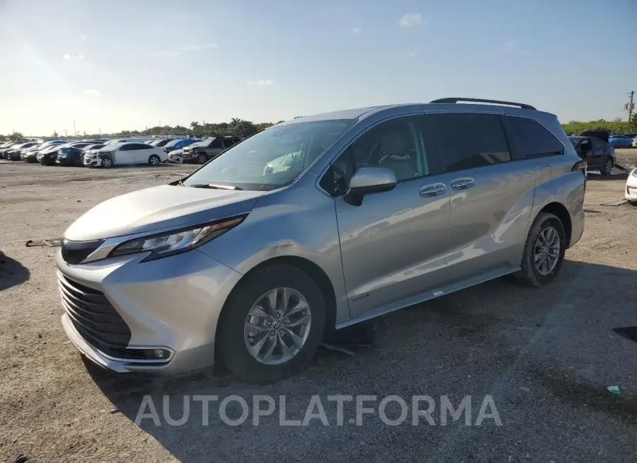 TOYOTA SIENNA XLE 2021 vin 5TDYRKEC9MS073894 from auto auction Copart