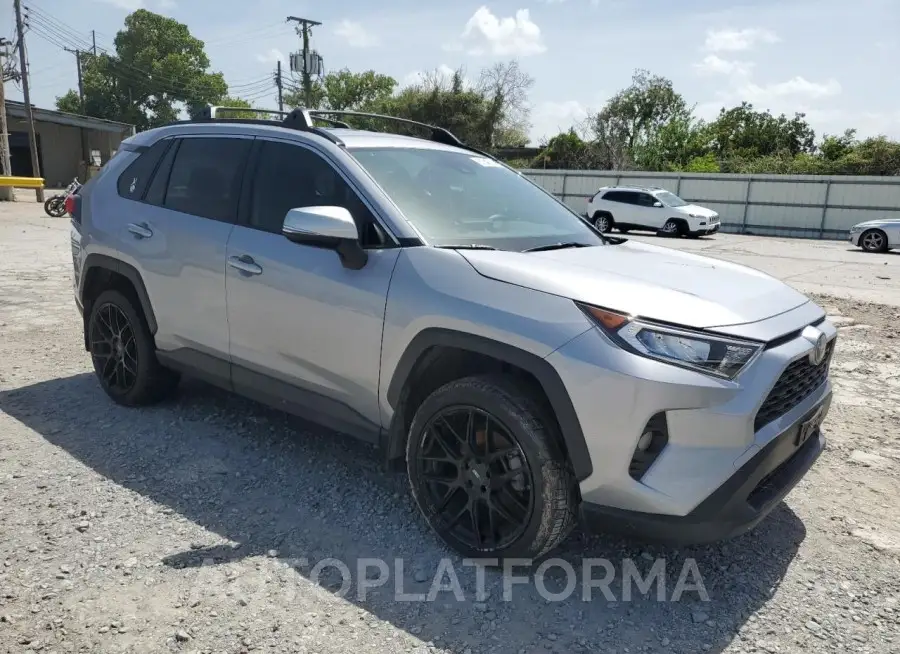 TOYOTA RAV4 XLE 2020 vin JTMP1RFVXLD059136 from auto auction Copart