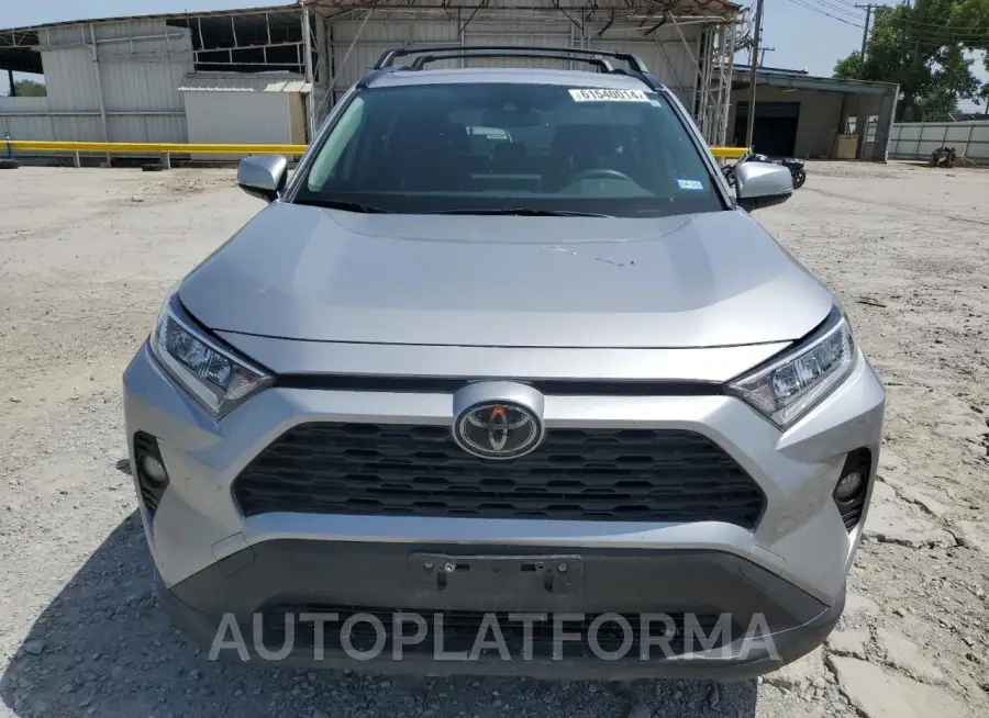 TOYOTA RAV4 XLE 2020 vin JTMP1RFVXLD059136 from auto auction Copart