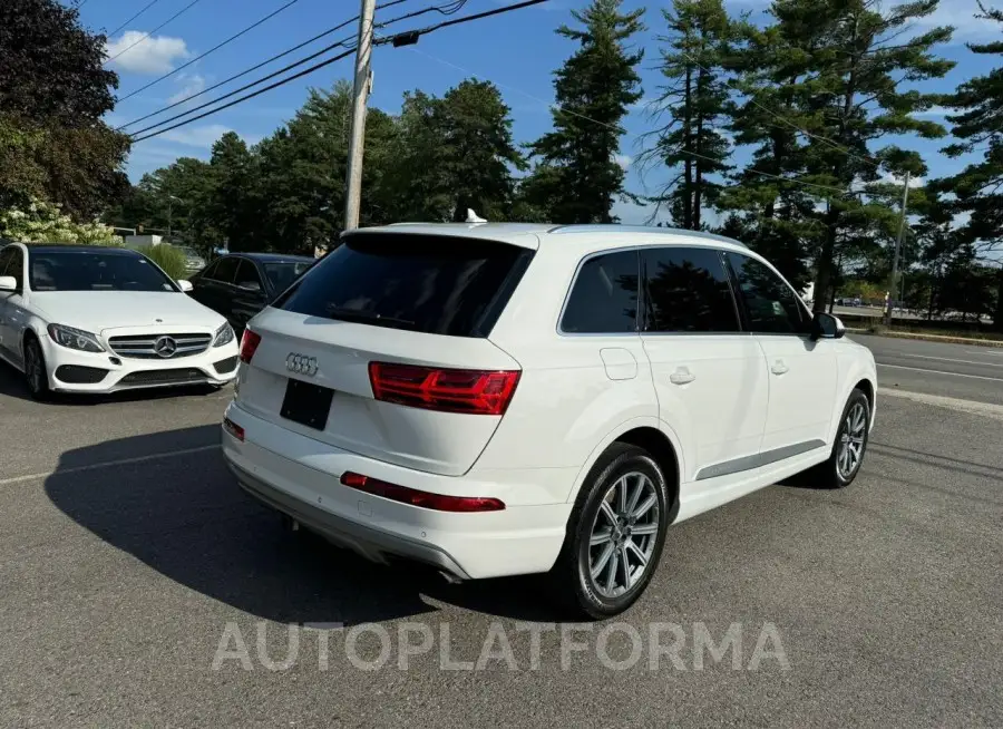 AUDI Q7 PREMIUM 2019 vin WA1LAAF77KD002130 from auto auction Copart