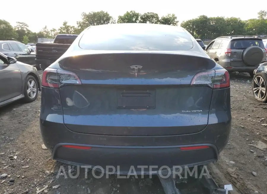 TESLA MODEL Y 2024 vin 7SAYGDEE3RA233282 from auto auction Copart