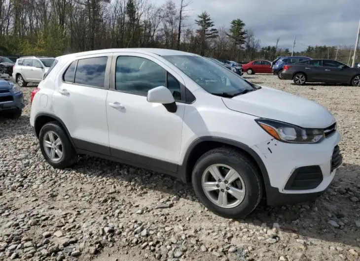 CHEVROLET TRAX LS 2019 vin 3GNCJNSB8KL252677 from auto auction Copart