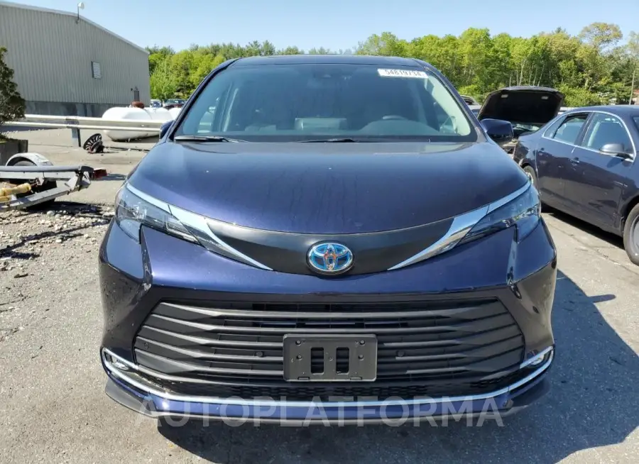 TOYOTA SIENNA XLE 2024 vin 5TDJSKFC1RS111615 from auto auction Copart