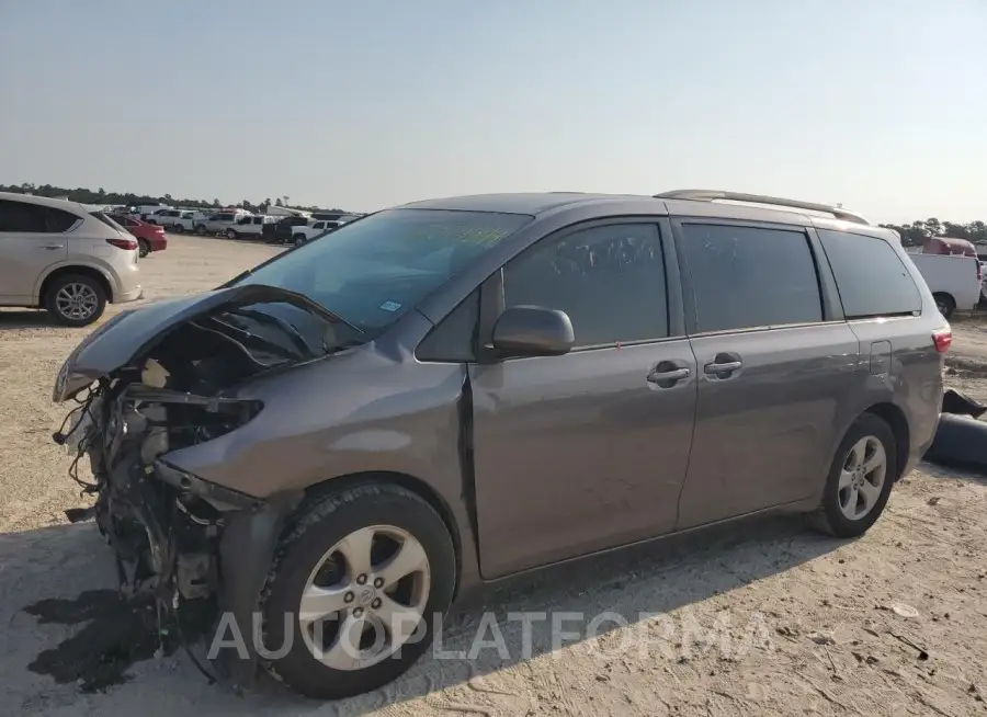 TOYOTA SIENNA LE 2015 vin 5TDKK3DC9FS651383 from auto auction Copart