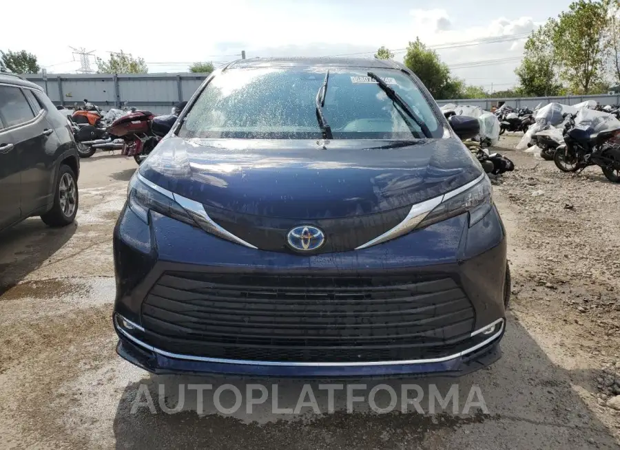 TOYOTA SIENNA XLE 2024 vin 5TDYRKEC0RS189489 from auto auction Copart