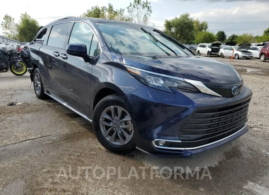 TOYOTA SIENNA XLE 2024 vin 5TDYRKEC0RS189489 from auto auction Copart