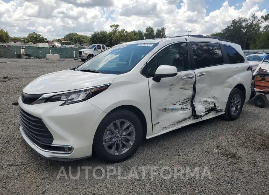 TOYOTA SIENNA XLE 2021 vin 5TDYRKEC2MS031311 from auto auction Copart