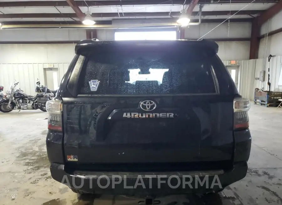 TOYOTA 4RUNNER SR 2019 vin JTEBU5JR0K5709715 from auto auction Copart