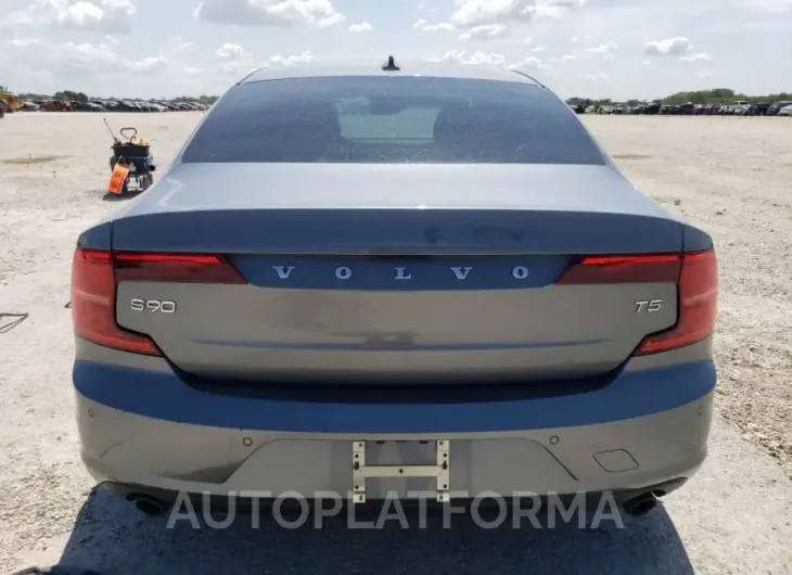 VOLVO S90 T5 MOM 2018 vin LVY982AK2JP038147 from auto auction Copart