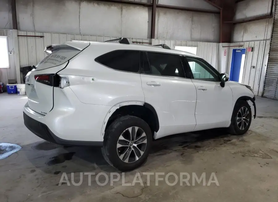 TOYOTA HIGHLANDER 2022 vin 5TDGZRBH0NS589549 from auto auction Copart