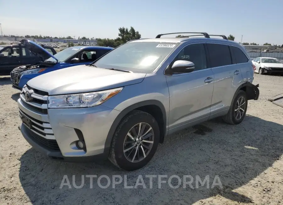 TOYOTA HIGHLANDER 2017 vin 5TDJZRFH1HS450471 from auto auction Copart