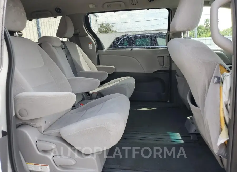 TOYOTA SIENNA LE 2015 vin 5TDKK3DC9FS612017 from auto auction Copart