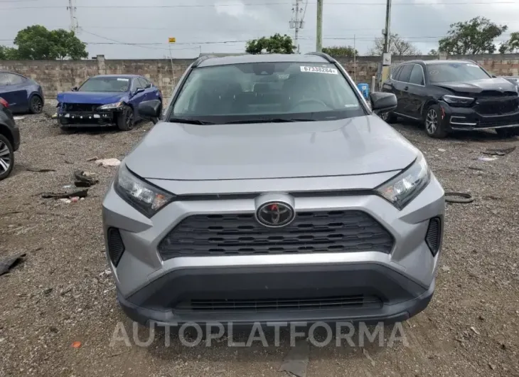 TOYOTA RAV4 LE 2019 vin JTMH1RFVXKD032585 from auto auction Copart