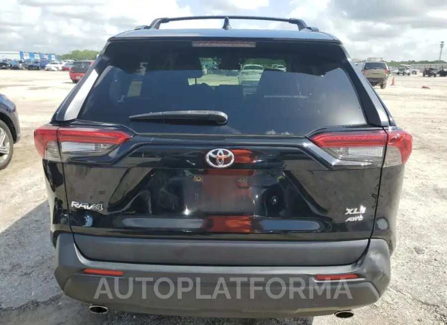 TOYOTA RAV4 XLE 2019 vin JTMP1RFVXKJ001253 from auto auction Copart