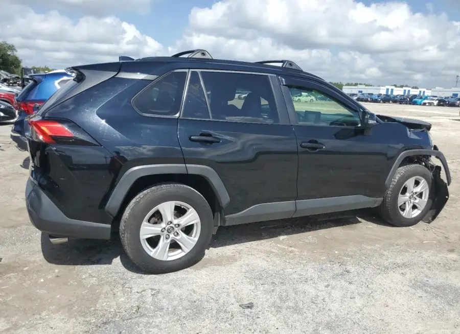 TOYOTA RAV4 XLE 2019 vin JTMP1RFVXKJ001253 from auto auction Copart