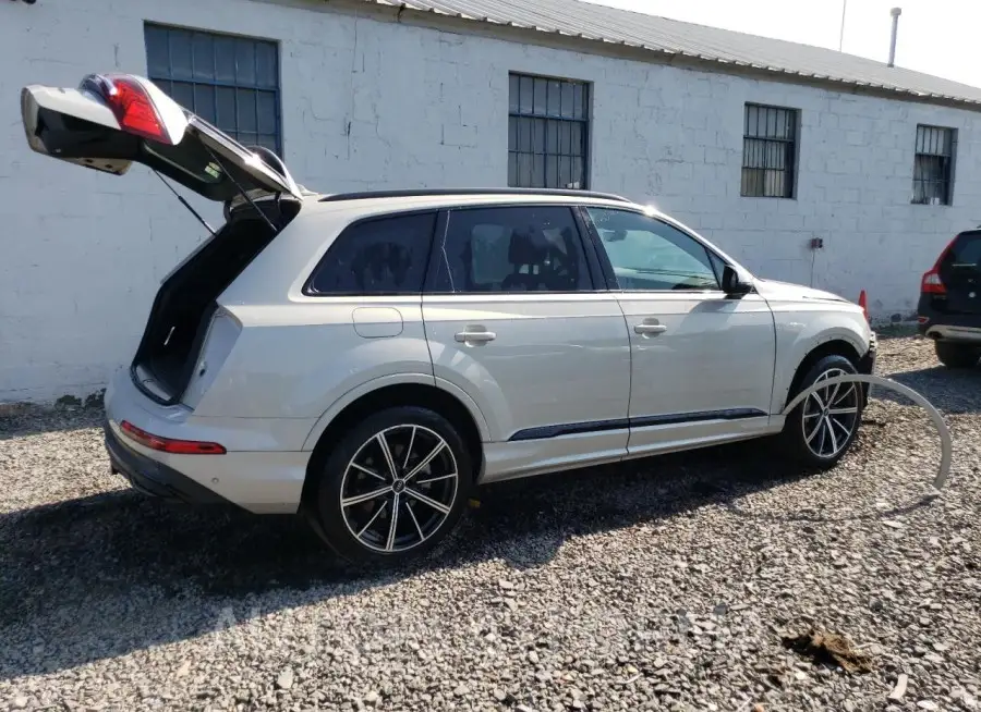 AUDI Q7 PREMIUM 2021 vin WA1LXAF71MD032760 from auto auction Copart