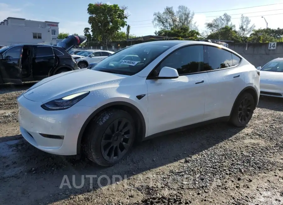 TESLA MODEL Y 2022 vin 7SAYGDEE8NA013937 from auto auction Copart