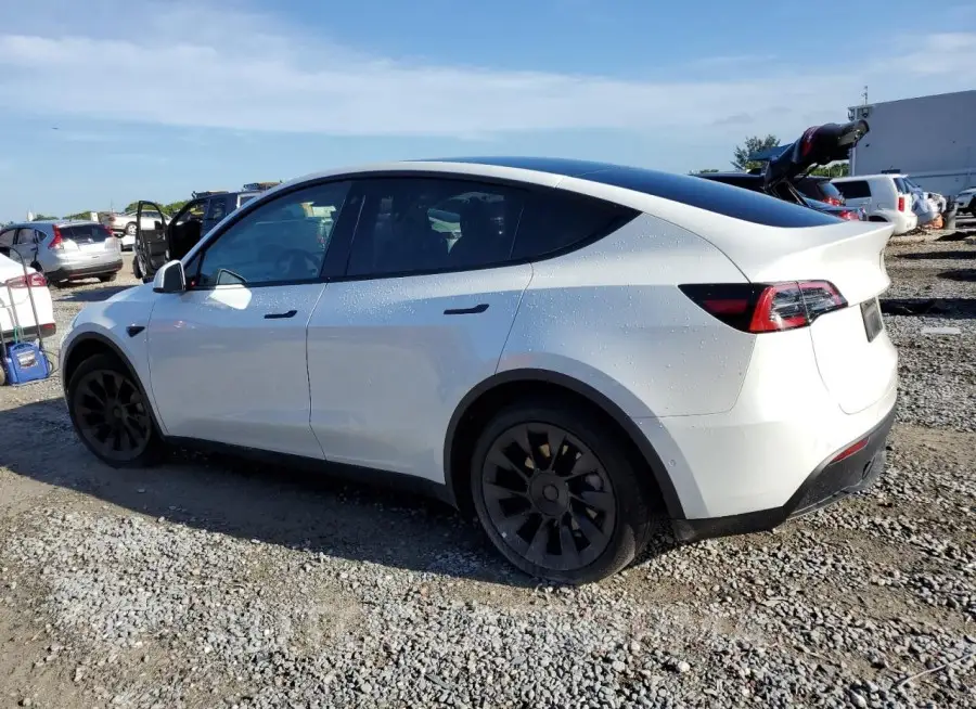 TESLA MODEL Y 2022 vin 7SAYGDEE8NA013937 from auto auction Copart