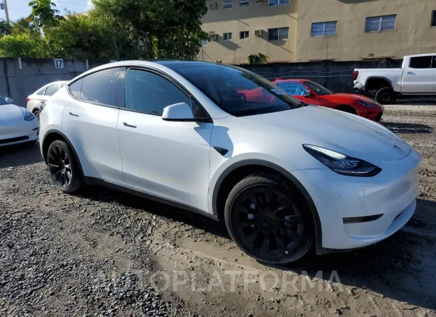 TESLA MODEL Y 2022 vin 7SAYGDEE8NA013937 from auto auction Copart