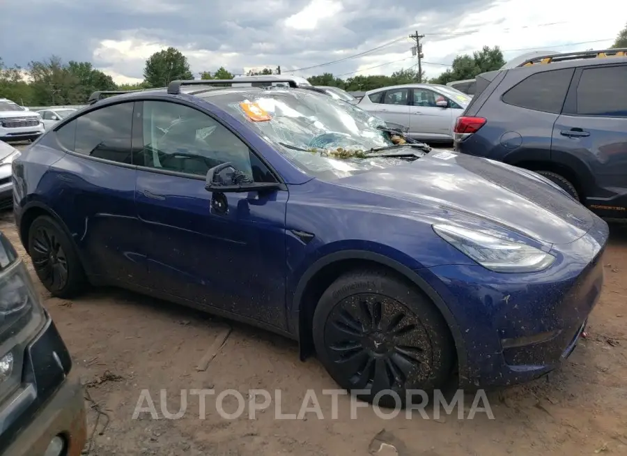 TESLA MODEL Y 2022 vin 7SAYGDEE8NF463901 from auto auction Copart