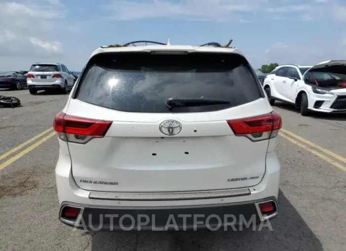 TOYOTA HIGHLANDER 2018 vin 5TDDZRFH8JS863944 from auto auction Copart