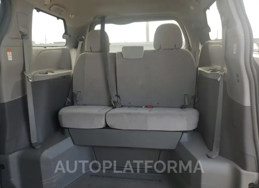 TOYOTA SIENNA LE 2019 vin 5TDKZ3DCXKS010118 from auto auction Copart