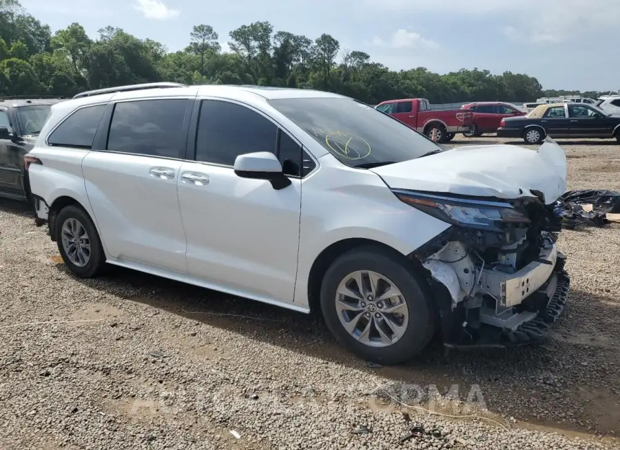 TOYOTA SIENNA XLE 2022 vin 5TDYRKEC0NS121056 from auto auction Copart