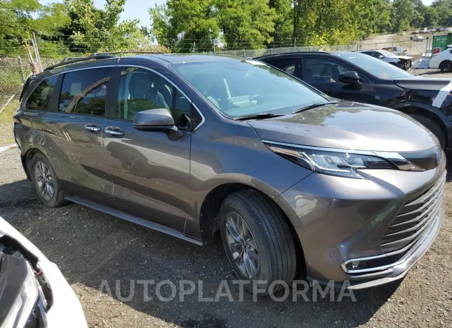 TOYOTA SIENNA XLE 2022 vin 5TDYSKFC7NS073560 from auto auction Copart