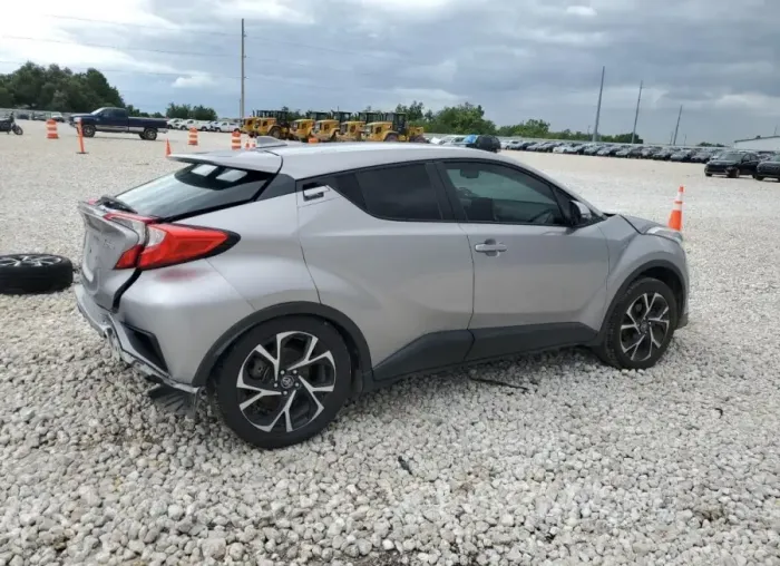 TOYOTA C-HR XLE 2019 vin NMTKHMBX5KR086164 from auto auction Copart