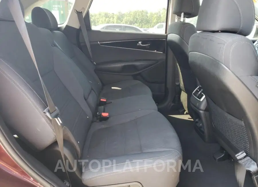 KIA SORENTO LX 2017 vin 5XYPG4A32HG271285 from auto auction Copart