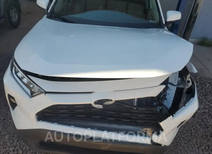 TOYOTA RAV4 XLE 2019 vin 2T3W1RFV1KC031627 from auto auction Copart