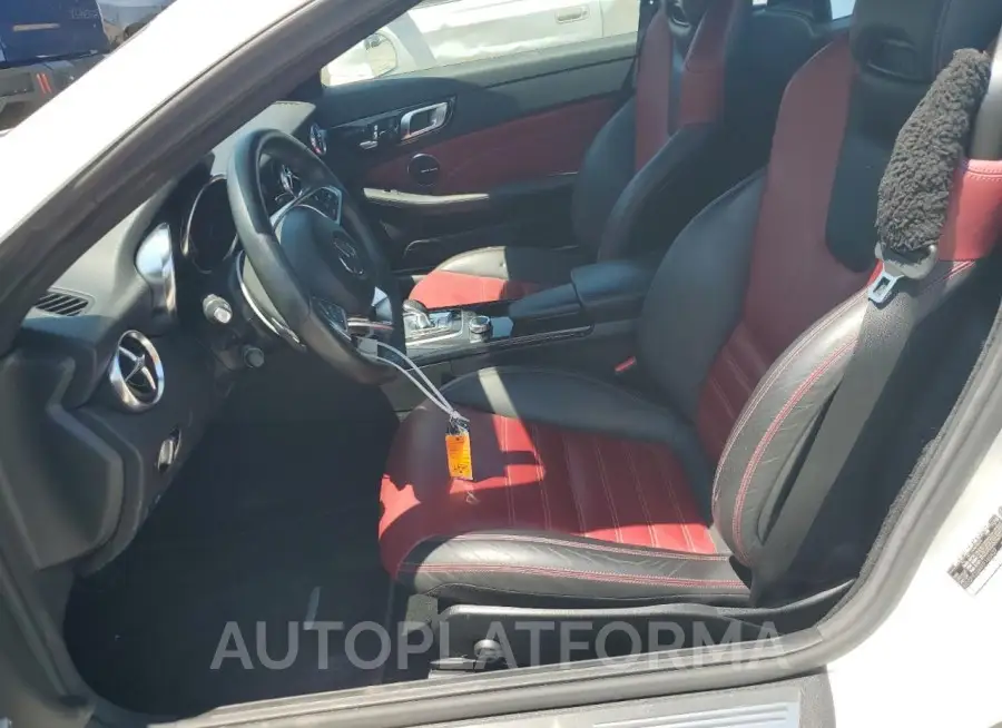 MERCEDES-BENZ SLC 300 2019 vin WDDPK3JA4KF160437 from auto auction Copart