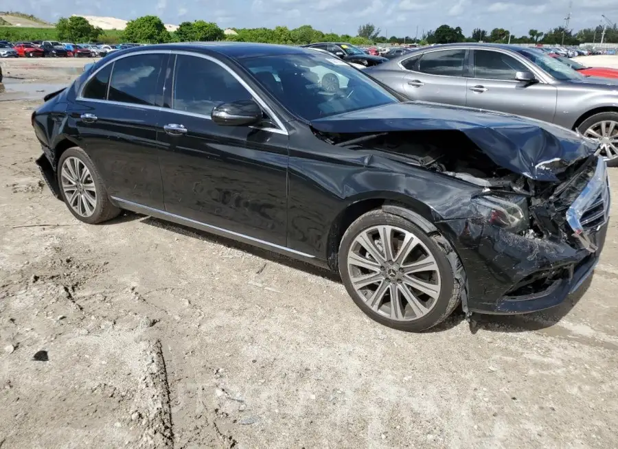 MERCEDES-BENZ E 300 2019 vin WDDZF4JB5KA547829 from auto auction Copart