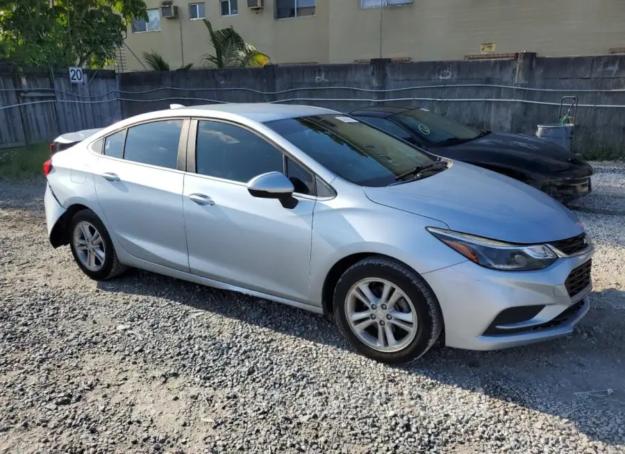 CHEVROLET CRUZE LT 2018 vin 1G1BE5SM4J7195092 from auto auction Copart