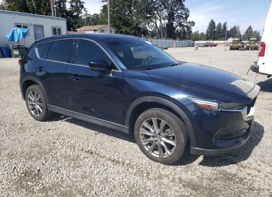 MAZDA CX-5 SIGNA 2019 vin JM3KFBEY7K0580004 from auto auction Copart