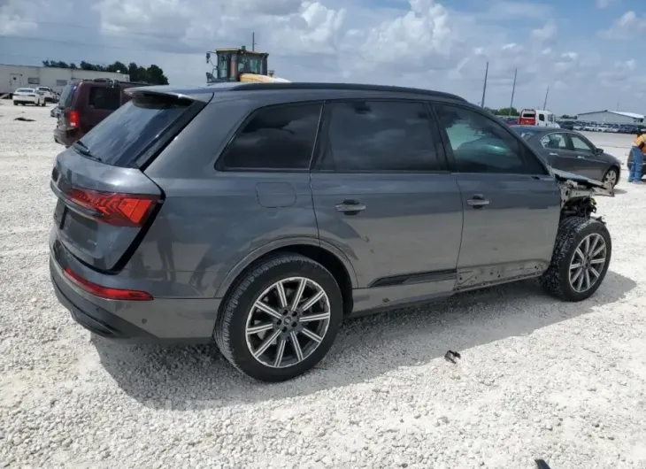 AUDI Q7 PREMIUM 2022 vin WA1LJBF76ND015185 from auto auction Copart