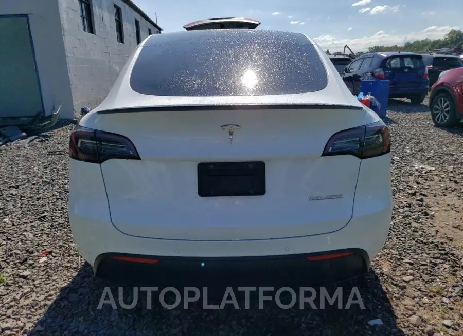 TESLA MODEL Y 2022 vin 7SAYGDEF4NF522385 from auto auction Copart