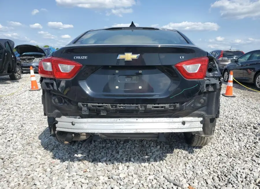 CHEVROLET CRUZE LT 2017 vin 1G1BE5SM5H7276189 from auto auction Copart