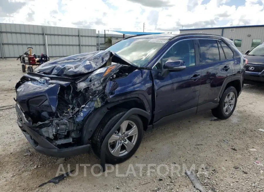 TOYOTA RAV4 XLE 2024 vin 2T3RWRFV2RW211903 from auto auction Copart