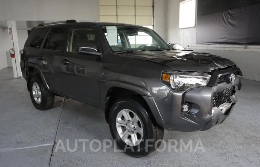 TOYOTA 4RUNNER SR 2022 vin JTEMU5JR1N6072292 from auto auction Copart