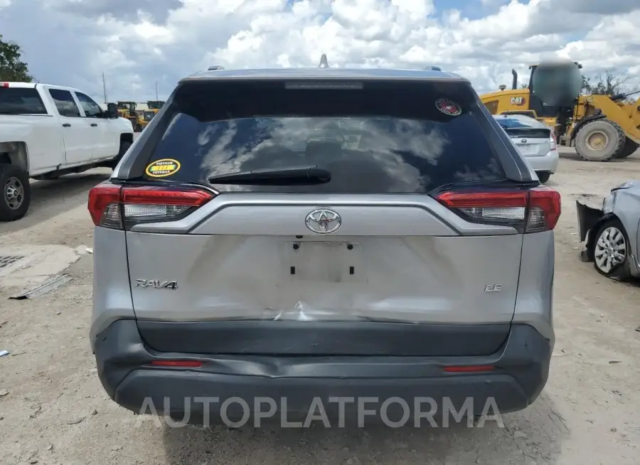 TOYOTA RAV4 LE 2019 vin JTMH1RFV4KJ007439 from auto auction Copart