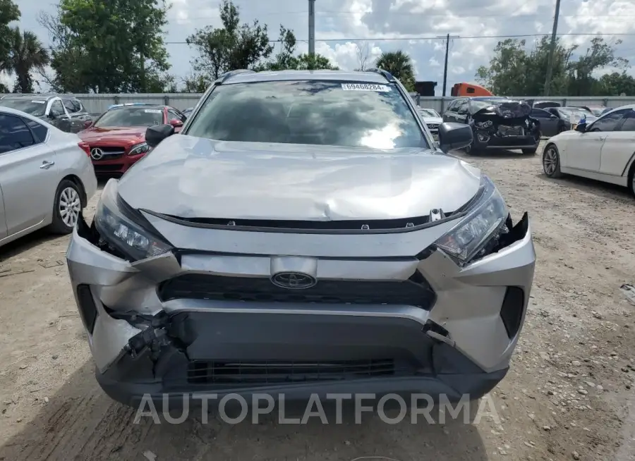 TOYOTA RAV4 LE 2019 vin JTMH1RFV4KJ007439 from auto auction Copart