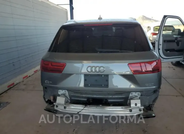 AUDI Q7 PRESTIG 2017 vin WA1VAAF75HD008137 from auto auction Copart