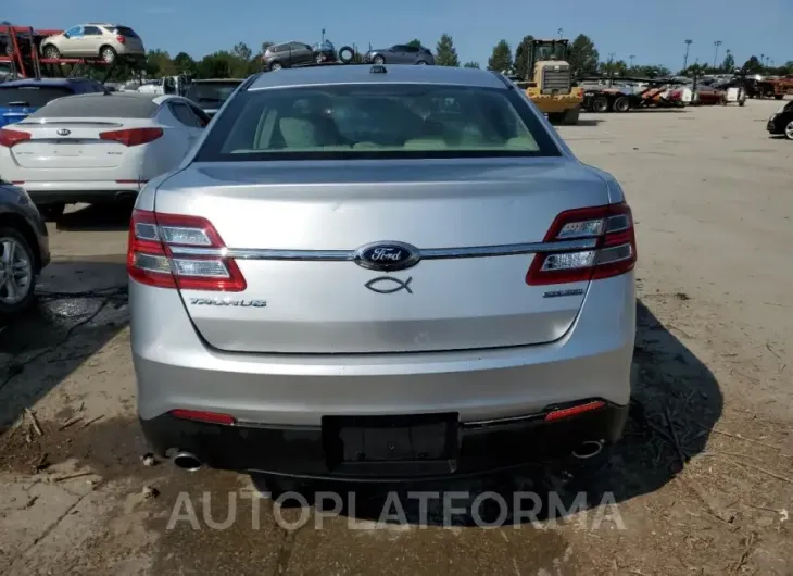 FORD TAURUS SE 2018 vin 1FAHP2D87JG123433 from auto auction Copart