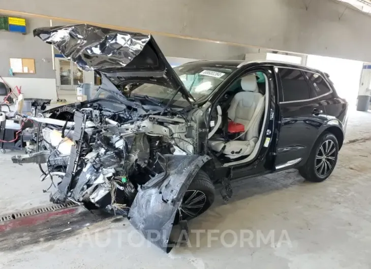 VOLVO XC60 T5 IN 2019 vin LYV102RL8KB357784 from auto auction Copart