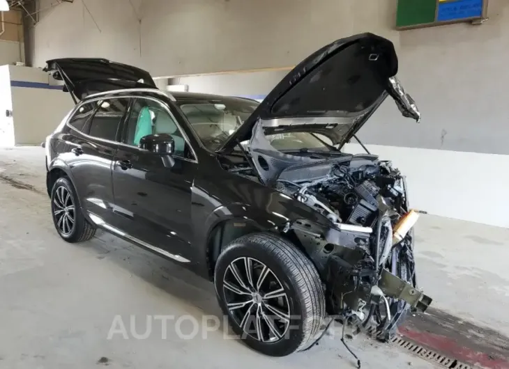 VOLVO XC60 T5 IN 2019 vin LYV102RL8KB357784 from auto auction Copart