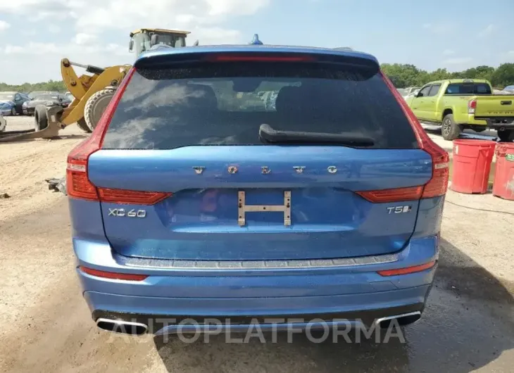 VOLVO XC60 T5 R- 2018 vin YV4102RM6J1023815 from auto auction Copart